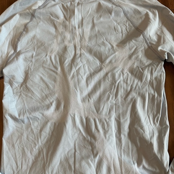 Title Nine Oiselle Wings Out Long Sleeve Top light blue size small - Picture 6 of 7